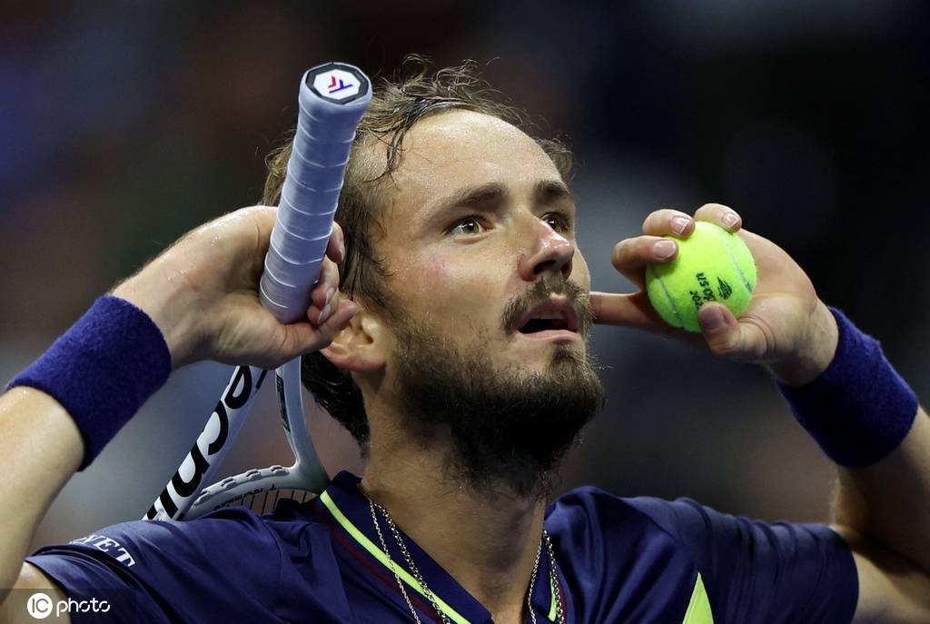 场均三分出 场均三分出