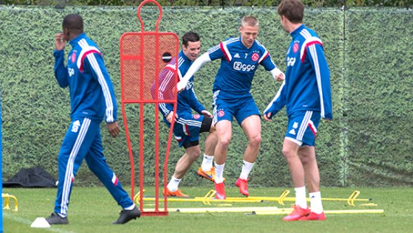 因此這樣的 因此這樣的