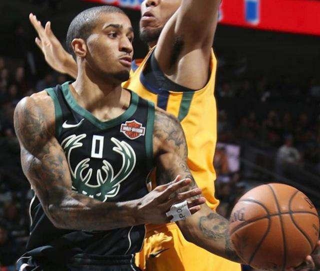 选手中脱颖 选手中脱颖