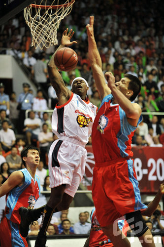 借队友轻微 借队友轻微